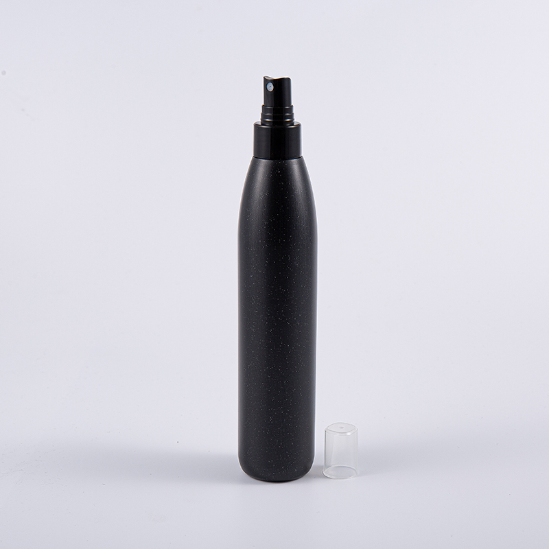 Flacone in PE da 100 ml e 250 ml – Dispenser a pompa in plastica nera con finitura perlata Flacone in PE da 100 ml e 250 ml – Dispenser a pompa in plastica nera con finitura perlata